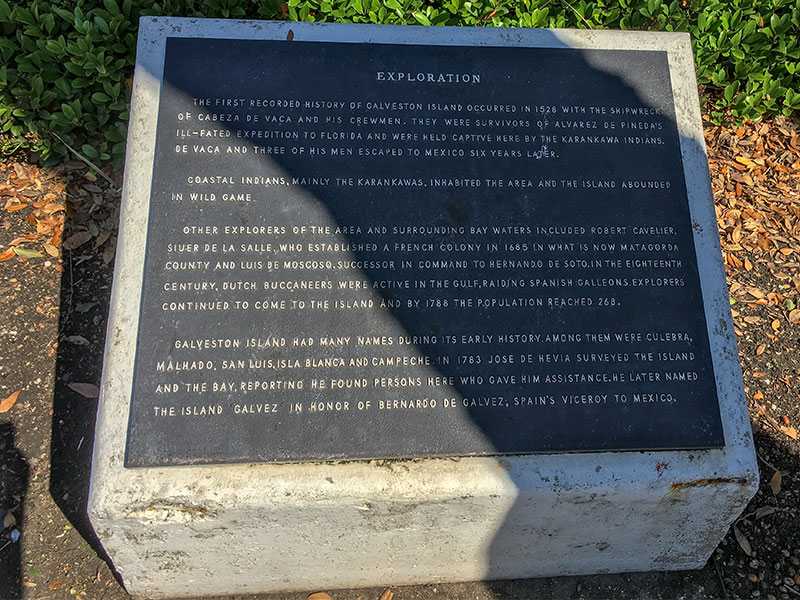 Las Yácatas Historical Marker