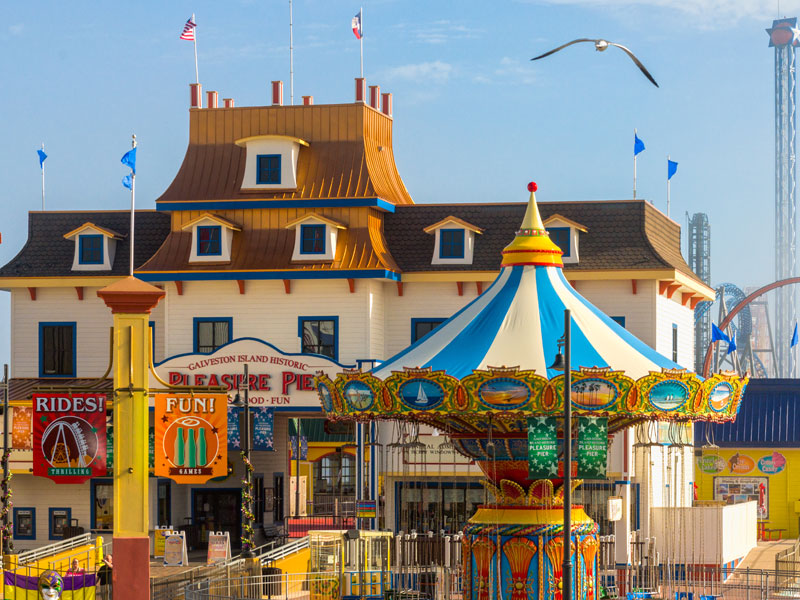 Attractions - Pleasure Pier Entrance