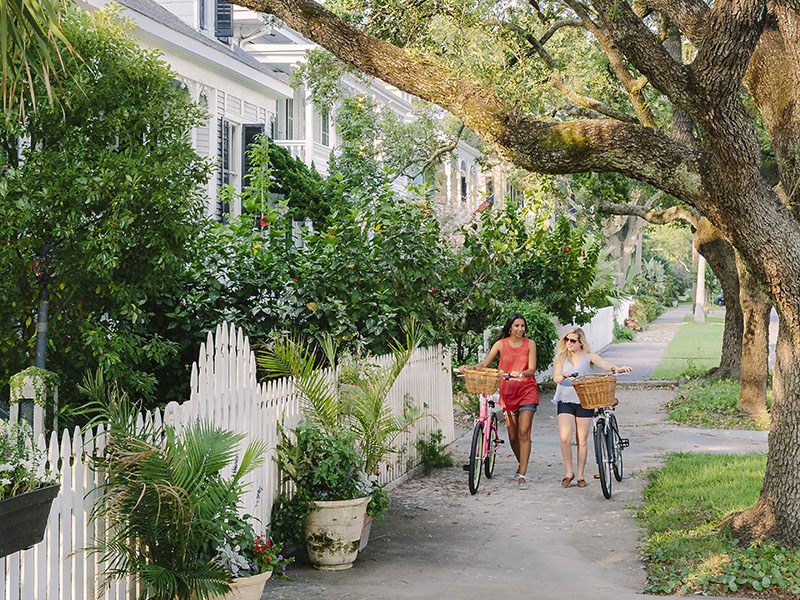 Girls with Bikes in East End