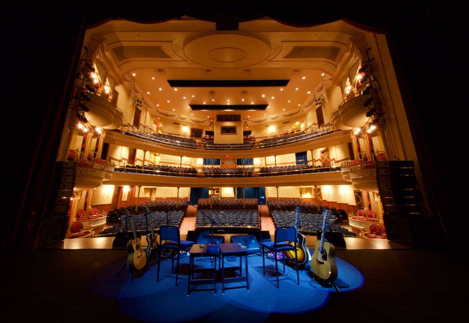 Grand Opera House Stage Lyle Lovett_Nov 2016