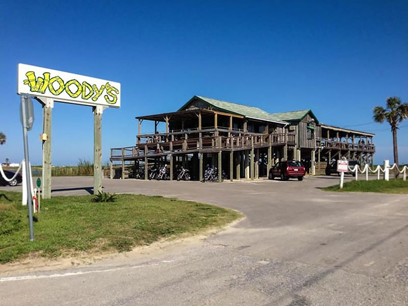 Woody's Beach Bar