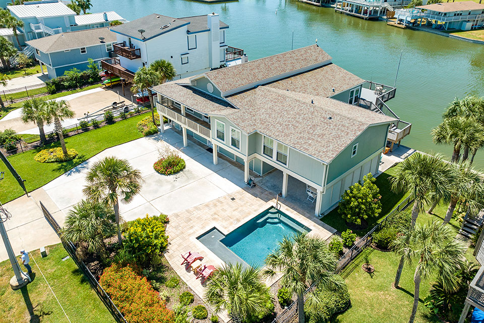 4203 West Bayside Beach Home