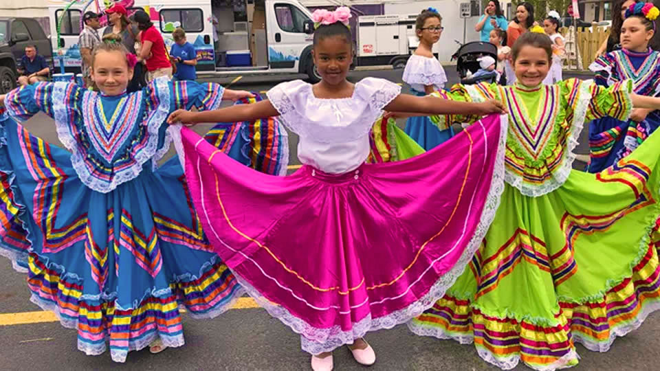 Grand-Kids-Festival-Dresses Colorful Dresses at The Grand Kids Festival