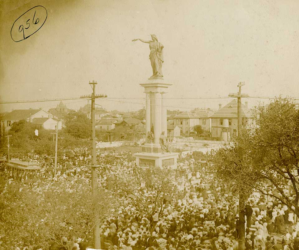 Parade Unveiling Texas Heroes Monument