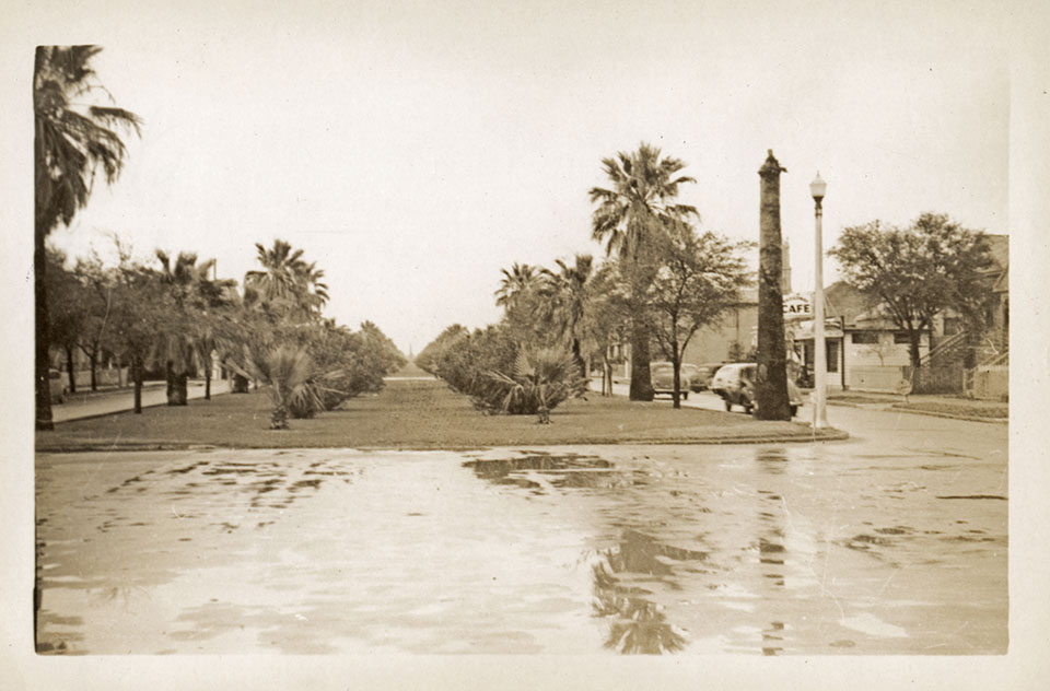 Broadway Boulevard in 1943