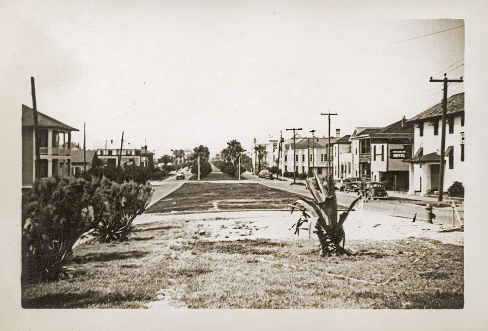 Broadway Boulevard in 1943 Broadway Boulevard in 1943