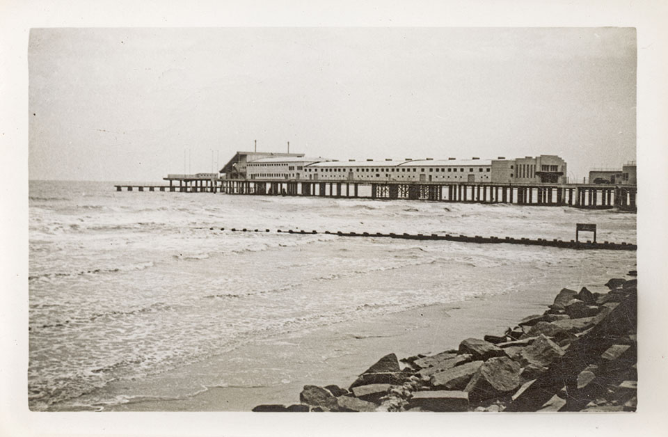 Pleasure Pier in 1943 Pleasure Pier in 1943
