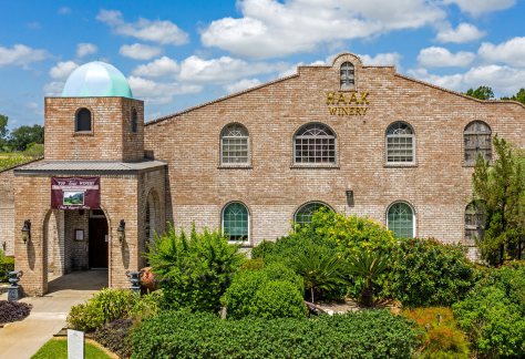 Haak Vineyards & Winery