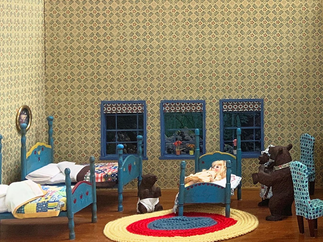 Rosenberg Library's Goldilocks and the Three Bears Diorama