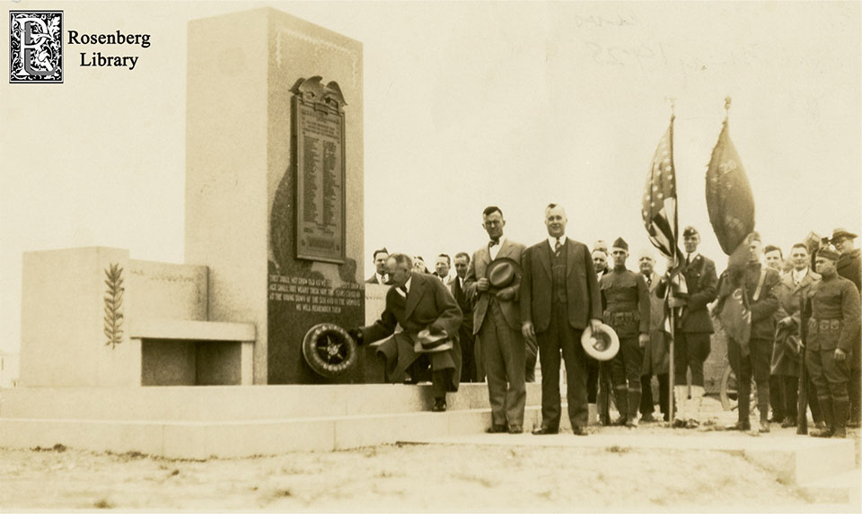 People at Dedication of WWI Memorial in 1927