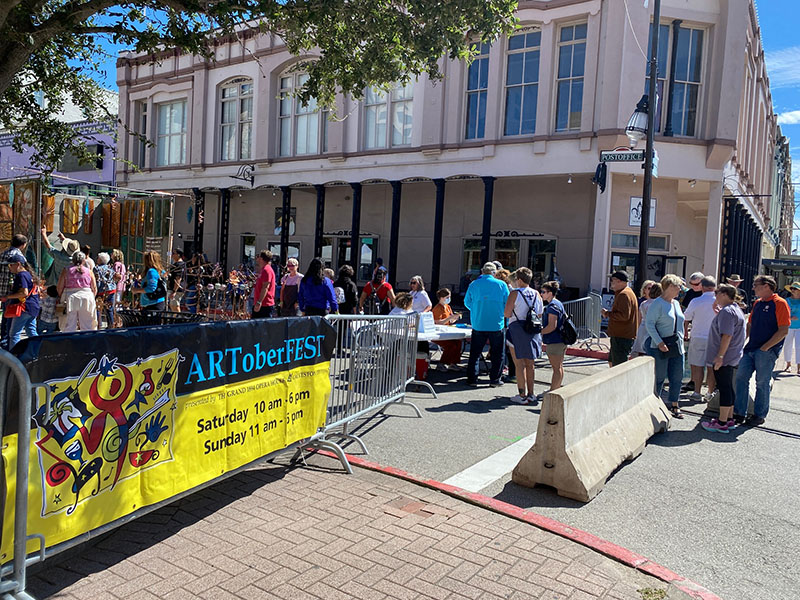 People at ARToberFEST