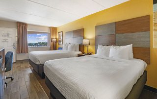 Clarion Pointe Beachfront Room